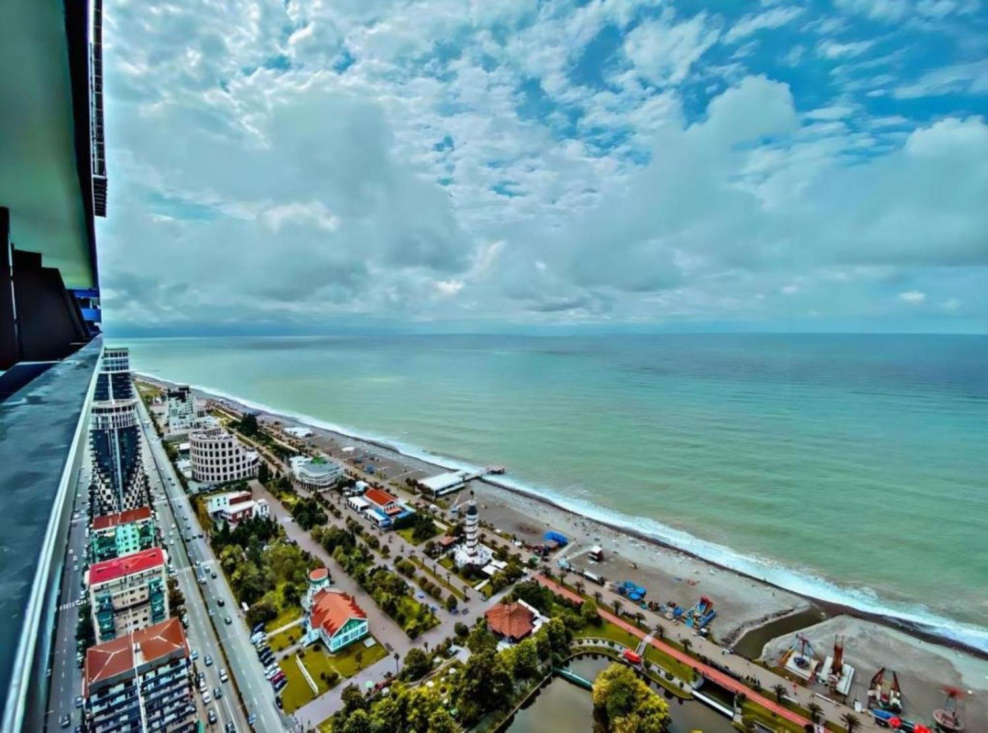 Orbi City Sea View Aparthotel Batumi Ngoại thất bức ảnh